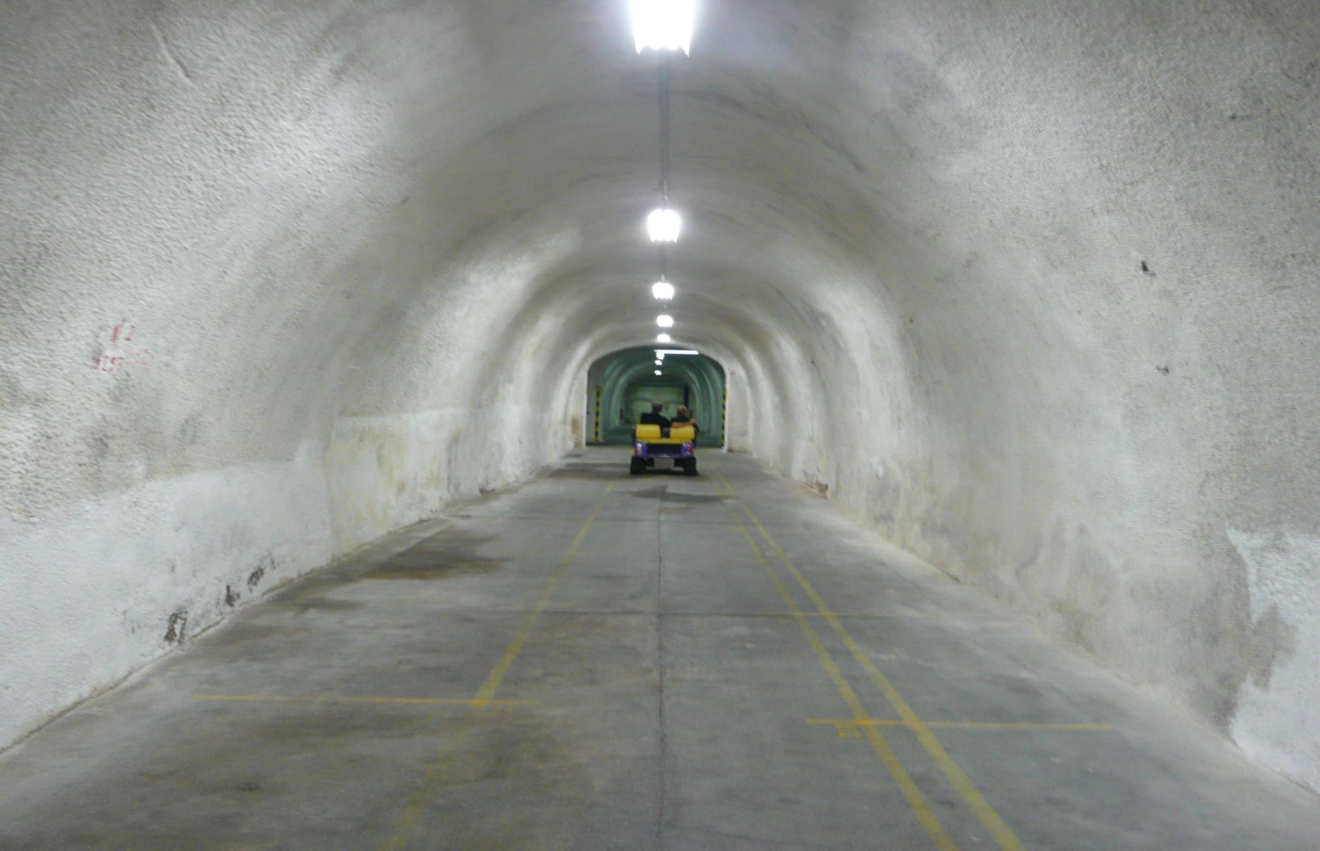 Ankunft durch den Geheimtunnel